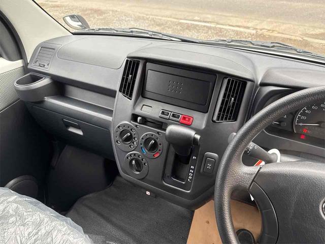 タウンエースバン ＧＬ　４ＷＤ　クリアランスソナー　衝突被害軽減システム　両側スライドドア　オートライト　キーレスエントリー　アイドリングストップ　ＡＴ　ＡＢＳ　ＥＳＣ　エアコン　パワーステアリング　パワーウィンドウ（25枚目）