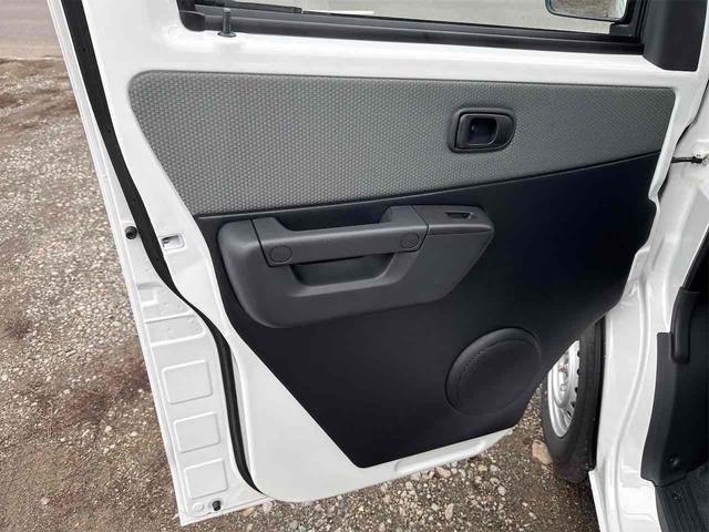 タウンエースバン ＧＬ　４ＷＤ　クリアランスソナー　衝突被害軽減システム　両側スライドドア　オートライト　キーレスエントリー　アイドリングストップ　ＡＴ　ＡＢＳ　ＥＳＣ　エアコン　パワーステアリング　パワーウィンドウ（28枚目）