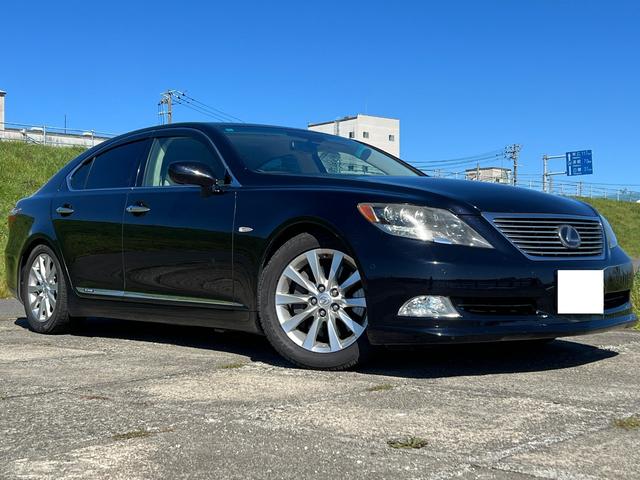 ＬＳ ＬＳ６００ｈ　Ｉパッケージ　４ＷＤ　純正ＨＤＤナビ　バックカメラ　マークレビンソン　ホワイトレザーシート　パワーシート　クルコン　ステアリングヒーター　コーナーセンサー　シートヒーター　エアシート　スマートキー　プッシュスタート（6枚目）
