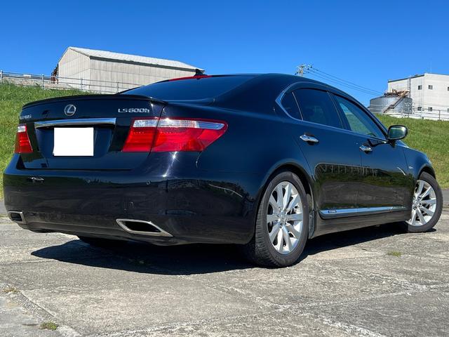 ＬＳ ＬＳ６００ｈ　Ｉパッケージ　４ＷＤ　純正ＨＤＤナビ　バックカメラ　マークレビンソン　ホワイトレザーシート　パワーシート　クルコン　ステアリングヒーター　コーナーセンサー　シートヒーター　エアシート　スマートキー　プッシュスタート（8枚目）