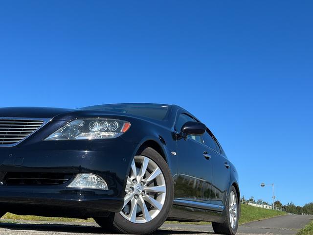 ＬＳ ＬＳ６００ｈ　Ｉパッケージ　４ＷＤ　純正ＨＤＤナビ　バックカメラ　マークレビンソン　ホワイトレザーシート　パワーシート　クルコン　ステアリングヒーター　コーナーセンサー　シートヒーター　エアシート　スマートキー　プッシュスタート（22枚目）