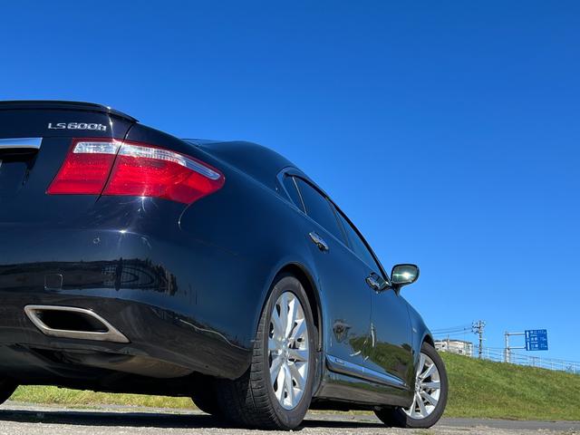 ＬＳ ＬＳ６００ｈ　Ｉパッケージ　４ＷＤ　純正ＨＤＤナビ　バックカメラ　マークレビンソン　ホワイトレザーシート　パワーシート　クルコン　ステアリングヒーター　コーナーセンサー　シートヒーター　エアシート　スマートキー　プッシュスタート（24枚目）