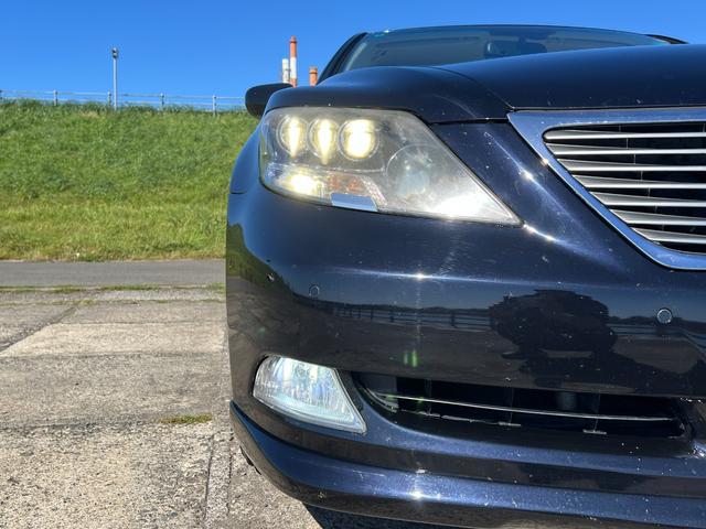 ＬＳ ＬＳ６００ｈ　Ｉパッケージ　４ＷＤ　純正ＨＤＤナビ　バックカメラ　マークレビンソン　ホワイトレザーシート　パワーシート　クルコン　ステアリングヒーター　コーナーセンサー　シートヒーター　エアシート　スマートキー　プッシュスタート（25枚目）