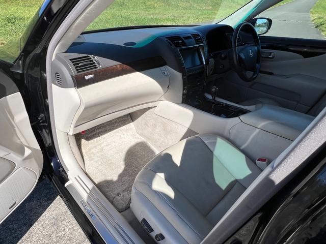 ＬＳ ＬＳ６００ｈ　Ｉパッケージ　４ＷＤ　純正ＨＤＤナビ　バックカメラ　マークレビンソン　ホワイトレザーシート　パワーシート　クルコン　ステアリングヒーター　コーナーセンサー　シートヒーター　エアシート　スマートキー　プッシュスタート（32枚目）