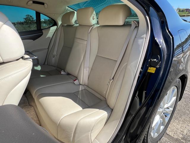 ＬＳ ＬＳ６００ｈ　Ｉパッケージ　４ＷＤ　純正ＨＤＤナビ　バックカメラ　マークレビンソン　ホワイトレザーシート　パワーシート　クルコン　ステアリングヒーター　コーナーセンサー　シートヒーター　エアシート　スマートキー　プッシュスタート（33枚目）