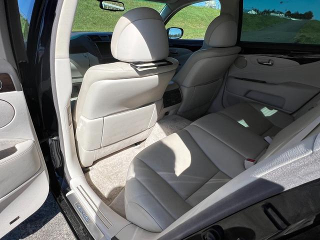 ＬＳ ＬＳ６００ｈ　Ｉパッケージ　４ＷＤ　純正ＨＤＤナビ　バックカメラ　マークレビンソン　ホワイトレザーシート　パワーシート　クルコン　ステアリングヒーター　コーナーセンサー　シートヒーター　エアシート　スマートキー　プッシュスタート（34枚目）