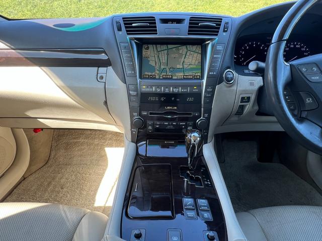 ＬＳ ＬＳ６００ｈ　Ｉパッケージ　４ＷＤ　純正ＨＤＤナビ　バックカメラ　マークレビンソン　ホワイトレザーシート　パワーシート　クルコン　ステアリングヒーター　コーナーセンサー　シートヒーター　エアシート　スマートキー　プッシュスタート（38枚目）