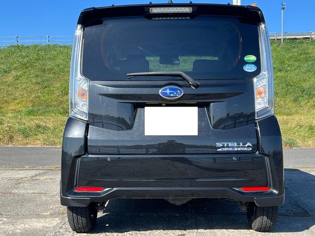 ステラ カスタムＲ　スマートアシスト　４ＷＤ　社外メモリーナビ　ＣＤ　ＤＶＤ　Ｂｌｕｅｔｏｏｔｈ　フルセグＴＶ　スマートアシスト　ＬＥＤヘッドライト　エンジンスターター　全方位カメラ　ＥＴＣ　スマートキー　スペアキー（3枚目）