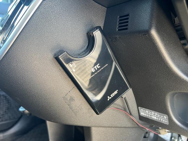 ステラ カスタムＲ　スマートアシスト　４ＷＤ　社外メモリーナビ　ＣＤ　ＤＶＤ　Ｂｌｕｅｔｏｏｔｈ　フルセグＴＶ　スマートアシスト　ＬＥＤヘッドライト　エンジンスターター　全方位カメラ　ＥＴＣ　スマートキー　スペアキー（46枚目）