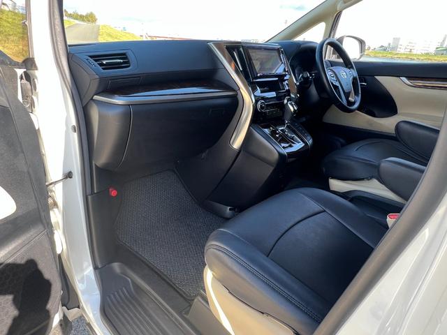 アルファード 2.5X 4WD トヨタセーフティセンス 社外8インチナビ CD DVD Bluetooth バックカメラ フルセグTV フリップダウンモニターLEDヘッドライト エンジンスターター クルーズコントロール(31枚目)