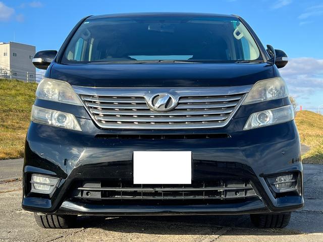 ヴェルファイア ２．４Ｚ　プラチナセレクションＩＩ　４ＷＤ　アルパインＨＤＤナビ　ＣＤ　ＤＶＤ　フルセグＴＶ　バックカメラ　両側パワースライドドア　パワーバックドア　フリップダウンモニター　寒冷地仕様　横滑り防止　ＨＩＤ　フォグライト　オットマン（2枚目）