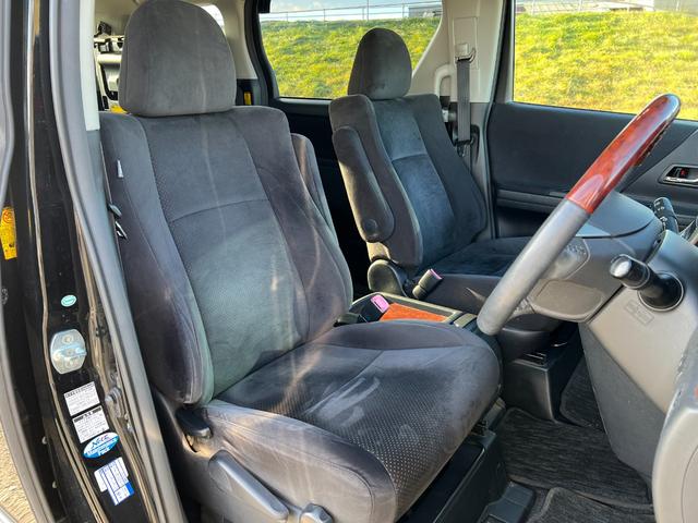 ヴェルファイア ２．４Ｚ　プラチナセレクションＩＩ　４ＷＤ　アルパインＨＤＤナビ　ＣＤ　ＤＶＤ　フルセグＴＶ　バックカメラ　両側パワースライドドア　パワーバックドア　フリップダウンモニター　寒冷地仕様　横滑り防止　ＨＩＤ　フォグライト　オットマン（27枚目）