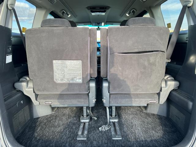 ヴェルファイア ２．４Ｚ　プラチナセレクションＩＩ　４ＷＤ　アルパインＨＤＤナビ　ＣＤ　ＤＶＤ　フルセグＴＶ　バックカメラ　両側パワースライドドア　パワーバックドア　フリップダウンモニター　寒冷地仕様　横滑り防止　ＨＩＤ　フォグライト　オットマン（37枚目）