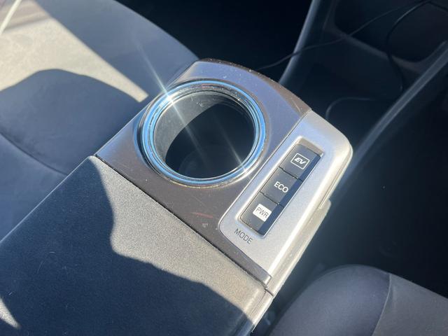 プリウスアルファ Ｓツーリングセレクション　アルパイン８インチメモリーナビ　ＣＤ　ＤＶＤ　フルセグＴＶ　Ｂｌｕｅｔｏｏｔｈ　バックカメラ　寒冷地仕様　ステアリングスイッチ　スマートキー　プッシュスタート　ＨＩＤ　フォグライト　１７インチアルミ（48枚目）