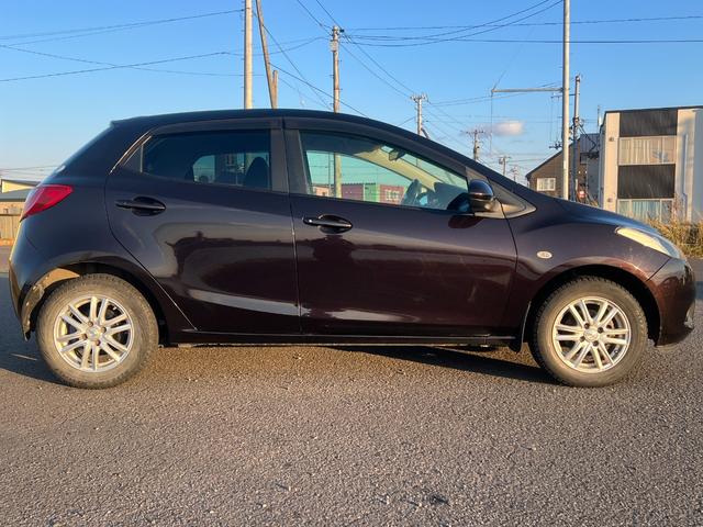 デミオ １３Ｃ　社外ナビ　ＣＤ　Ｂｌｕｅｔｏｏｔｈ　ワンセグＴＶ　キーレスキー　レベライザー　フォグ（4枚目）