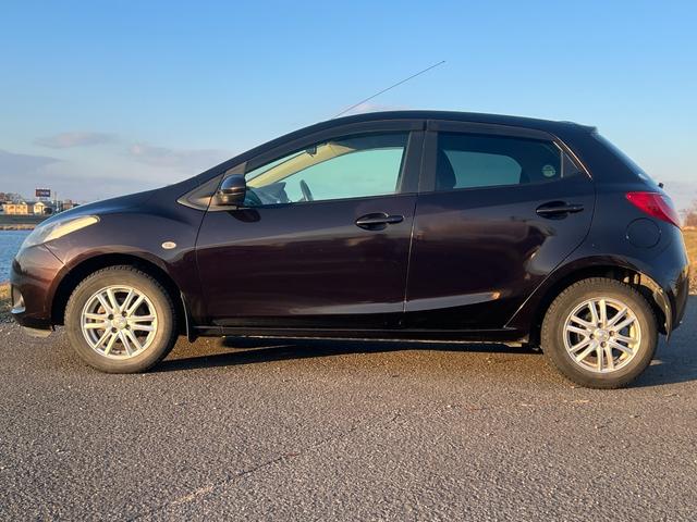 デミオ １３Ｃ　社外ナビ　ＣＤ　Ｂｌｕｅｔｏｏｔｈ　ワンセグＴＶ　キーレスキー　レベライザー　フォグ（5枚目）