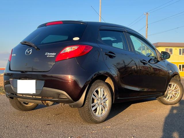 デミオ １３Ｃ　社外ナビ　ＣＤ　Ｂｌｕｅｔｏｏｔｈ　ワンセグＴＶ　キーレスキー　レベライザー　フォグ（8枚目）