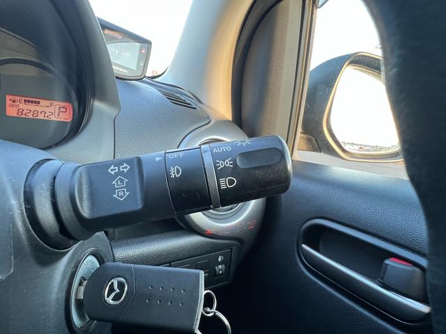 デミオ １３Ｃ　社外ナビ　ＣＤ　Ｂｌｕｅｔｏｏｔｈ　ワンセグＴＶ　キーレスキー　レベライザー　フォグ（47枚目）