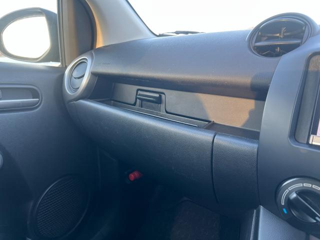 デミオ １３Ｃ　社外ナビ　ＣＤ　Ｂｌｕｅｔｏｏｔｈ　ワンセグＴＶ　キーレスキー　レベライザー　フォグ（49枚目）