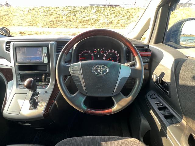 アルファード ２４０Ｓ　４ＷＤ　純正ＨＤＤナビ　ＣＤ　ＤＶＤ　Ｂｌｕｅｔｏｏｔｈ　バックカメラ　フルセグＴＶ　スマートキー　パワースライドドア　ＥＴＣ　ＨＩＤライト　フォグライト（16枚目）