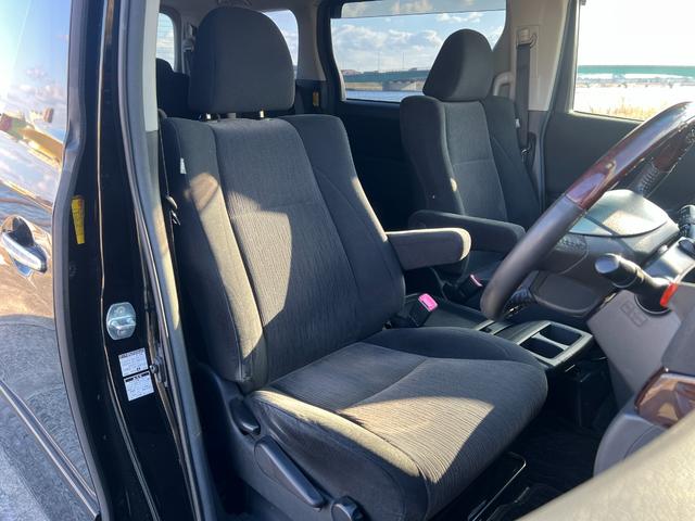 アルファード ２４０Ｓ　４ＷＤ　純正ＨＤＤナビ　ＣＤ　ＤＶＤ　Ｂｌｕｅｔｏｏｔｈ　バックカメラ　フルセグＴＶ　スマートキー　パワースライドドア　ＥＴＣ　ＨＩＤライト　フォグライト（21枚目）