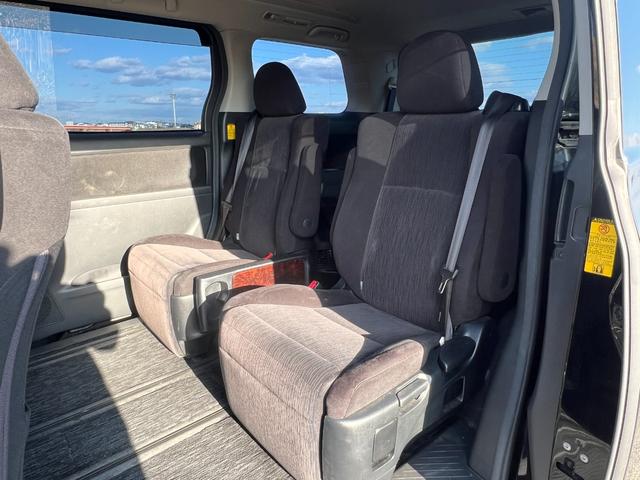 アルファード ２４０Ｓ　４ＷＤ　純正ＨＤＤナビ　ＣＤ　ＤＶＤ　Ｂｌｕｅｔｏｏｔｈ　バックカメラ　フルセグＴＶ　スマートキー　パワースライドドア　ＥＴＣ　ＨＩＤライト　フォグライト（27枚目）