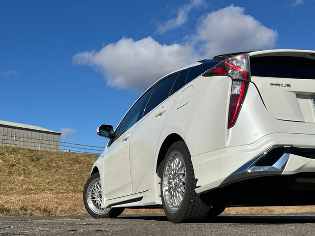 プリウス S 社外8インチナビ CD DVD Bluetooth バックカメラ モデリスタエアロ スマートキー 横滑り防止(23枚目)