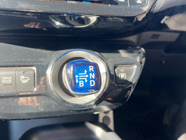 プリウス S 社外8インチナビ CD DVD Bluetooth バックカメラ モデリスタエアロ スマートキー 横滑り防止(43枚目)