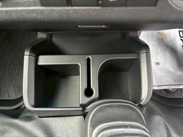 ハイゼットトラック エクストラ　４ＷＤ　軽トラック　ＭＴ　衝突被害軽減システム　クリアランスソナー　レーンアシスト　ＴＶ　スマートキー　アイドリングストップ　電動格納ミラー　オートマチックハイビーム　エアコン　パワーステアリング（8枚目）