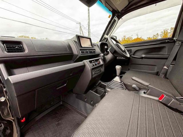 ハイゼットトラック エクストラ　４ＷＤ　軽トラック　ＭＴ　衝突被害軽減システム　クリアランスソナー　レーンアシスト　ＴＶ　スマートキー　アイドリングストップ　電動格納ミラー　オートマチックハイビーム　エアコン　パワーステアリング（11枚目）