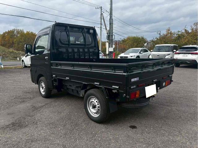 ハイゼットトラック エクストラ　４ＷＤ　軽トラック　ＭＴ　衝突被害軽減システム　クリアランスソナー　レーンアシスト　ＴＶ　スマートキー　アイドリングストップ　電動格納ミラー　オートマチックハイビーム　エアコン　パワーステアリング（14枚目）