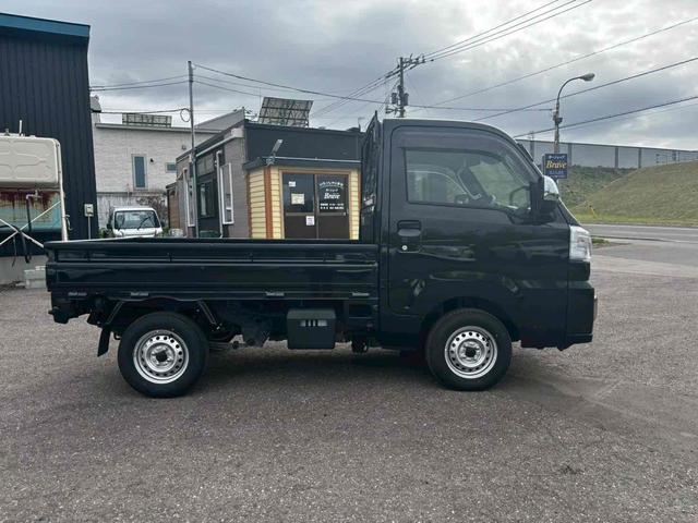 ハイゼットトラック エクストラ　４ＷＤ　軽トラック　ＭＴ　衝突被害軽減システム　クリアランスソナー　レーンアシスト　ＴＶ　スマートキー　アイドリングストップ　電動格納ミラー　オートマチックハイビーム　エアコン　パワーステアリング（18枚目）
