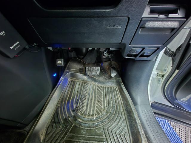 エスクァイア Ｇｉ　４ＷＤ　モデリスタ　バックカメラ　ナビ　ＴＶ　後席モニター　クリアランスソナー　オートクルーズコントロール　レーンアシスト　衝突被害軽減システム　両側電動スライドドア　　オートライト（40枚目）