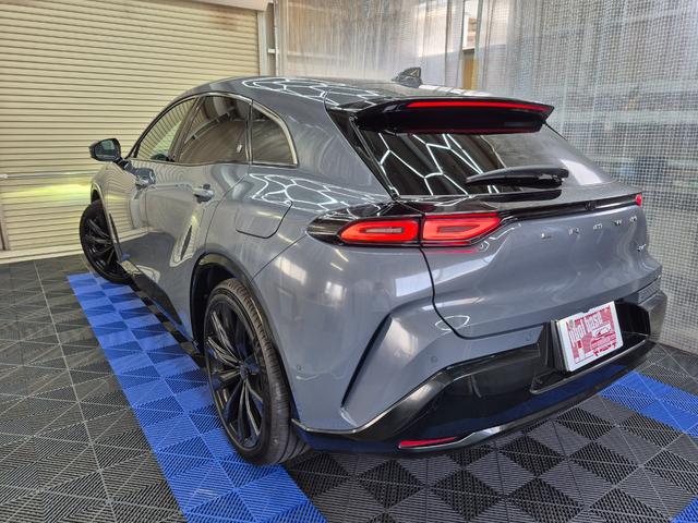 クラウンスポーツ Ｚ　４ＷＤ　全周囲カメラ　クリアランスソナー　オートクルーズコントロール　レーンアシスト　パワーシート　衝突被害軽減システム　サンルーフ　ナビ　ＴＶ　オートマチックハイビーム　オートライト（6枚目）