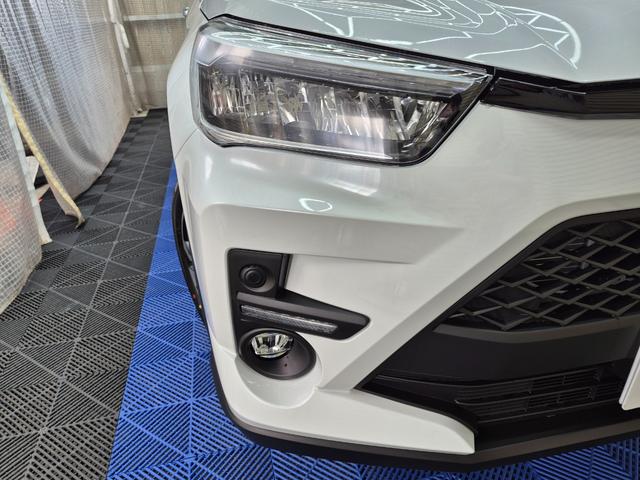 ライズ Ｚ　４ＷＤ　全周囲カメラ　クリアランスソナー　オートクルーズコントロール　レーンアシスト　衝突被害軽減システム　ＴＶ　オートライト　ＬＥＤヘッドランプ　アルミホイール　スマートキー　アイドリングストップ（10枚目）