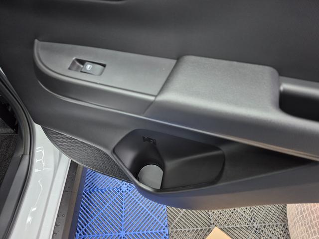 ライズ Ｚ　４ＷＤ　全周囲カメラ　クリアランスソナー　オートクルーズコントロール　レーンアシスト　衝突被害軽減システム　ＴＶ　オートライト　ＬＥＤヘッドランプ　アルミホイール　スマートキー　アイドリングストップ（48枚目）