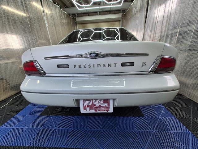 プレジデントＪＳ タイプＧ　オートクルーズコントロール　ナビ　アルミホイール　オートライト　ＨＩＤ　ＡＴ　シートヒーター　キーレスエントリー　パワーシート　カセット　衝突安全ボディ　ＡＢＳ　エアコン　パワーステアリング（5枚目）