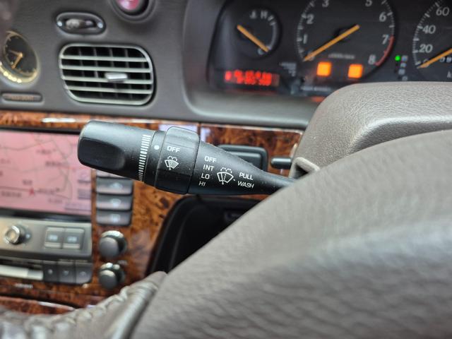 プレジデントＪＳ タイプＧ　オートクルーズコントロール　ナビ　アルミホイール　オートライト　ＨＩＤ　ＡＴ　シートヒーター　キーレスエントリー　パワーシート　カセット　衝突安全ボディ　ＡＢＳ　エアコン　パワーステアリング（32枚目）