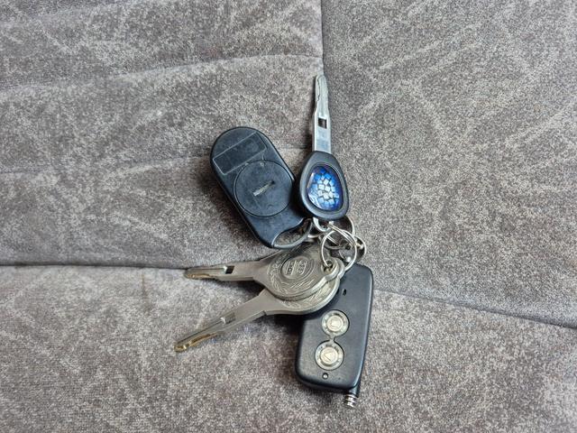 プレジデントＪＳ タイプＧ　オートクルーズコントロール　ナビ　アルミホイール　オートライト　ＨＩＤ　ＡＴ　シートヒーター　キーレスエントリー　パワーシート　カセット　衝突安全ボディ　ＡＢＳ　エアコン　パワーステアリング（36枚目）