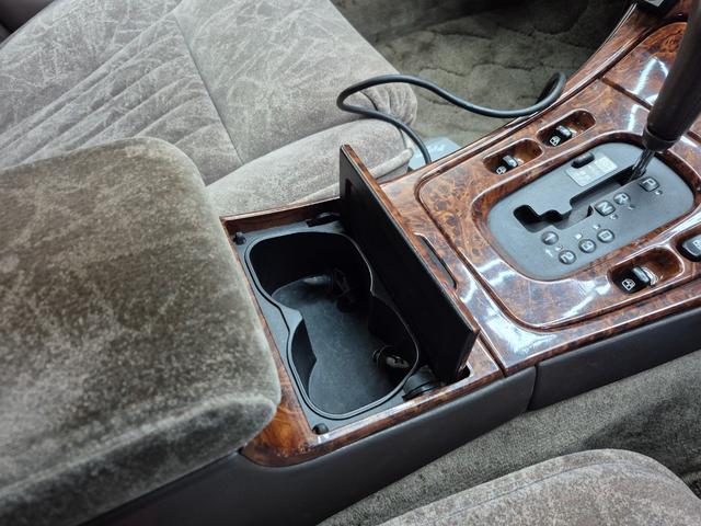 プレジデントＪＳ タイプＧ　オートクルーズコントロール　ナビ　アルミホイール　オートライト　ＨＩＤ　ＡＴ　シートヒーター　キーレスエントリー　パワーシート　カセット　衝突安全ボディ　ＡＢＳ　エアコン　パワーステアリング（37枚目）