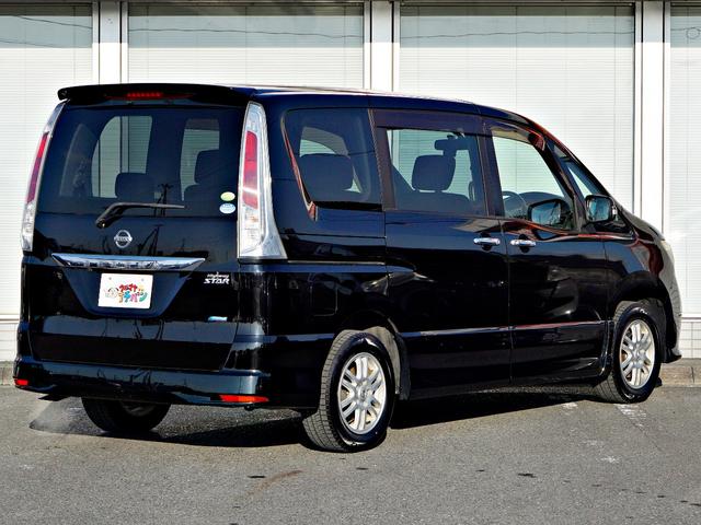 セレナ ハイウェイスター　Ｖセレクション　ＰＷ　エアバッグ　ナビＴＶ　オートクルーズ　キーレス　寒冷地仕様車　ドラレコ　３列シート　メモリーナビ　盗難防止システム　ウォークスルー　アルミホイール　ＡＢＳ　オートエアコン　地デジ　４ＷＤ　ＥＴＣ（9枚目）