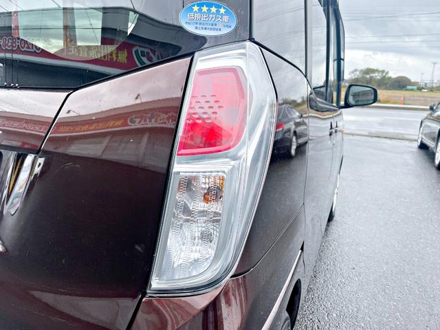 デイズルークス Ｘ　アイドリングストップ機能　Ｓキー　イモビライザー　ベンチ席　運転席エアバック　デュアルエアバッグ　バックカメラ　フルオートエアコン　パワーウィンドウ　片側電動両側スライドドア　ＡＢＳ　キーフリ　４ＷＤ（17枚目）