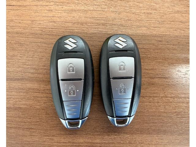 スイフト ＸＧ－ＤＪＥ　スマートキー＆プッシュスタート　横滑り防止システム　エアコン　盗難防止システム　パワーウィンドウ　ＡＢＳ　パワーステアリング　４ＷＤ　シートヒーター　アイドリングストップ　ＥＴＣ（31枚目）