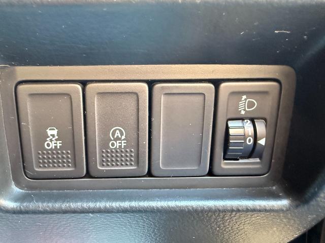 スイフト ＸＧ－ＤＪＥ　スマートキー＆プッシュスタート　横滑り防止システム　エアコン　盗難防止システム　パワーウィンドウ　ＡＢＳ　パワーステアリング　４ＷＤ　シートヒーター　アイドリングストップ　ＥＴＣ（35枚目）