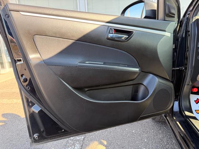 スイフト ＸＧ－ＤＪＥ　スマートキー＆プッシュスタート　横滑り防止システム　エアコン　盗難防止システム　パワーウィンドウ　ＡＢＳ　パワーステアリング　４ＷＤ　シートヒーター　アイドリングストップ　ＥＴＣ（38枚目）