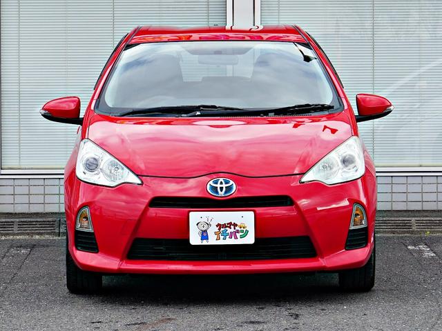 アクア Ｓ　キーレスエントリ　ナビ＆ＴＶ　ワンオーナー車　オートエアコン　デュアルエアバック　ＥＳＣ　パワーウィンドウ　ＥＴＣ　ＤＶＤ再生可能　ＳＲＳ　ワンセグＴＶ　パワーステアリング　ＡＢＳ　メモリーナビ（6枚目）