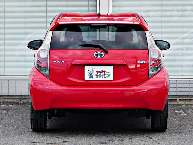 アクア Ｓ　キーレスエントリ　ナビ＆ＴＶ　ワンオーナー車　オートエアコン　デュアルエアバック　ＥＳＣ　パワーウィンドウ　ＥＴＣ　ＤＶＤ再生可能　ＳＲＳ　ワンセグＴＶ　パワーステアリング　ＡＢＳ　メモリーナビ（7枚目）