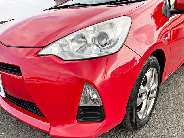 アクア Ｓ　キーレスエントリ　ナビ＆ＴＶ　ワンオーナー車　オートエアコン　デュアルエアバック　ＥＳＣ　パワーウィンドウ　ＥＴＣ　ＤＶＤ再生可能　ＳＲＳ　ワンセグＴＶ　パワーステアリング　ＡＢＳ　メモリーナビ（14枚目）