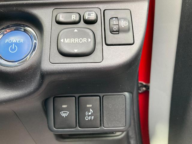 アクア Ｓ　キーレスエントリ　ナビ＆ＴＶ　ワンオーナー車　オートエアコン　デュアルエアバック　ＥＳＣ　パワーウィンドウ　ＥＴＣ　ＤＶＤ再生可能　ＳＲＳ　ワンセグＴＶ　パワーステアリング　ＡＢＳ　メモリーナビ（35枚目）