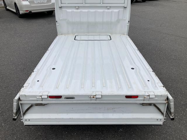 キャリイトラック ＫＸ　ＤＶＤ再生　フルセグＴＶ　ダブルエアバック　キーレスエントリーキー　１オーナー　パートタイム４ＷＤ　運転席エアバック　パワステ　ＥＴＣ　エアコン付　ナビＴＶ　パワーウインドウ　ＡＢＳ　メモリナビ（14枚目）